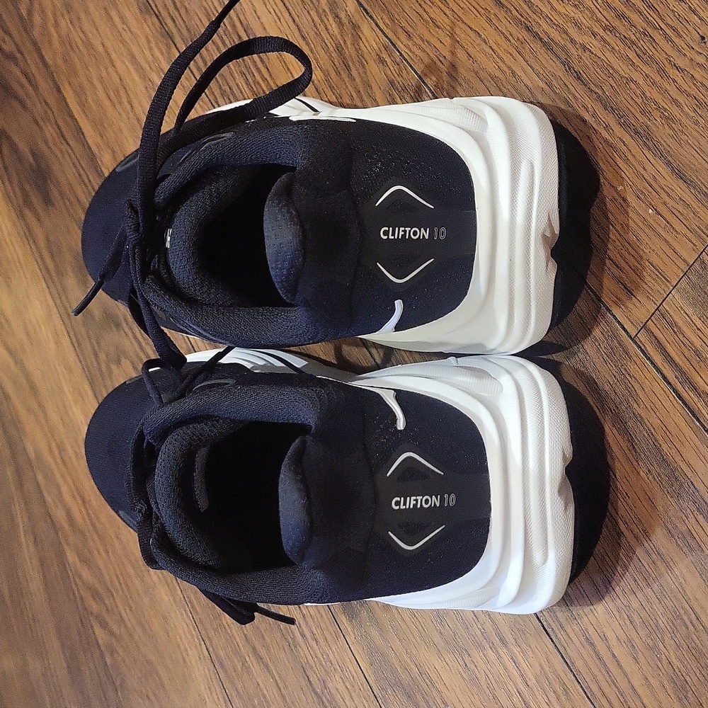 Hoka W Clifton Women's Sneakers Black/White 8.5B NWT - Picture 9 of 10